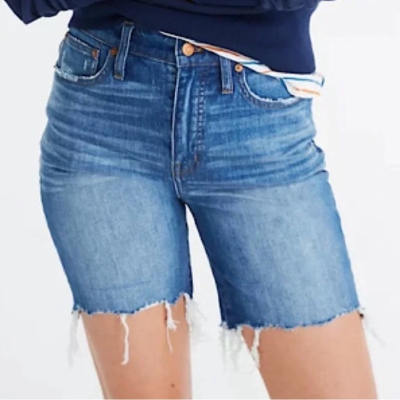 Madewell NWOT High-Rise Denim Mid Length Distressed Hem Jean Shorts Size 28 - Picture 1 of 8